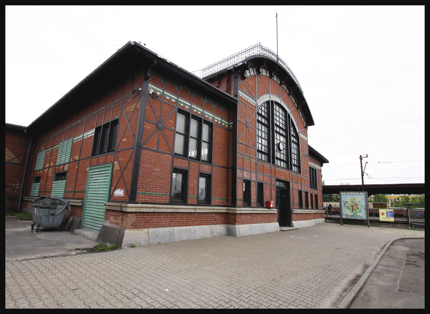 Ruda Śląska - dworzec kolejowy Chebzie 2.jpg